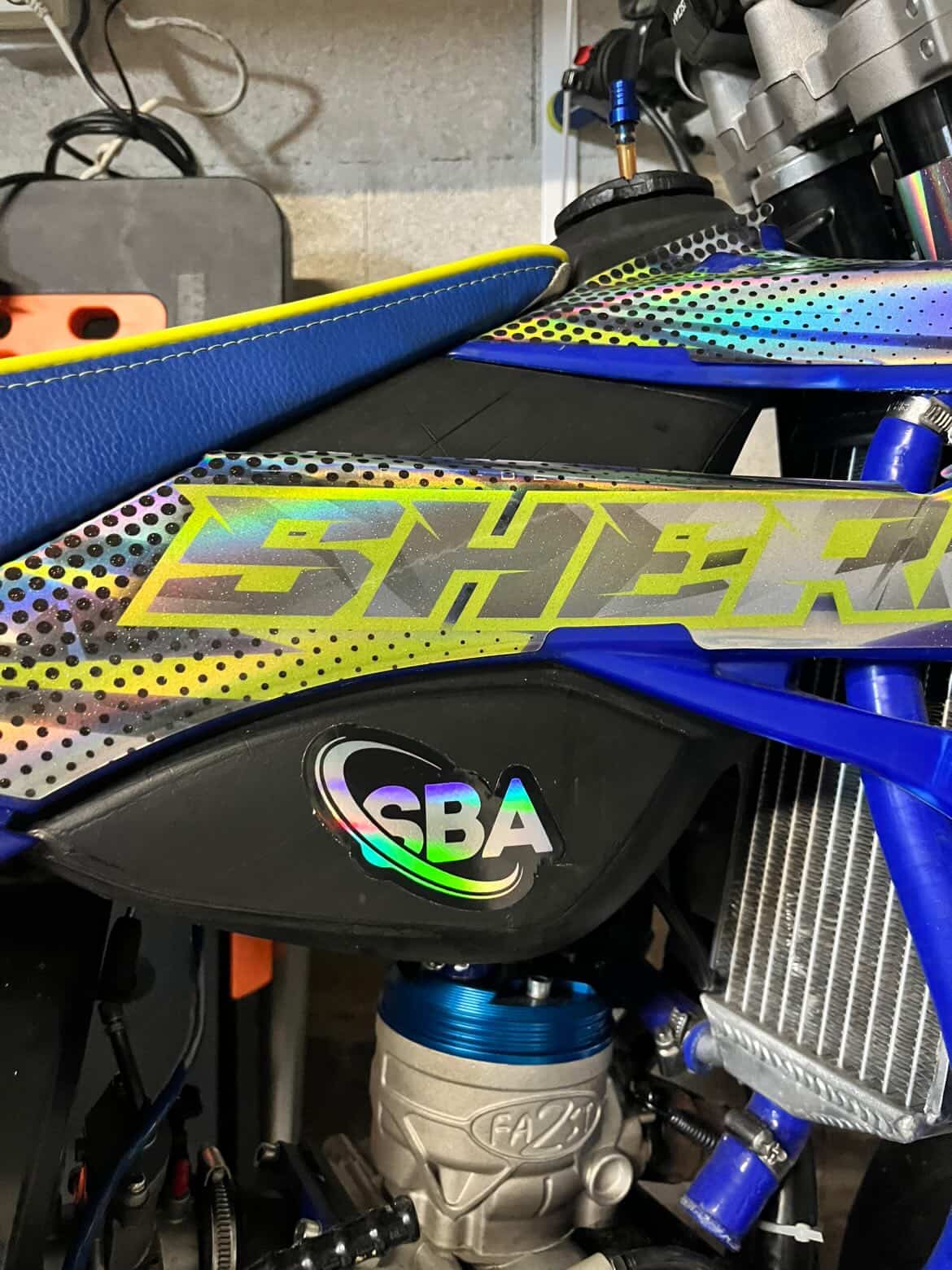 STICKERS HOLOGRAPHIQUE SBA
